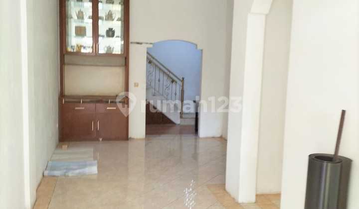 Disewakan Rumah 2 Lantai Bersih Rapih Di Margahayu Raya 2