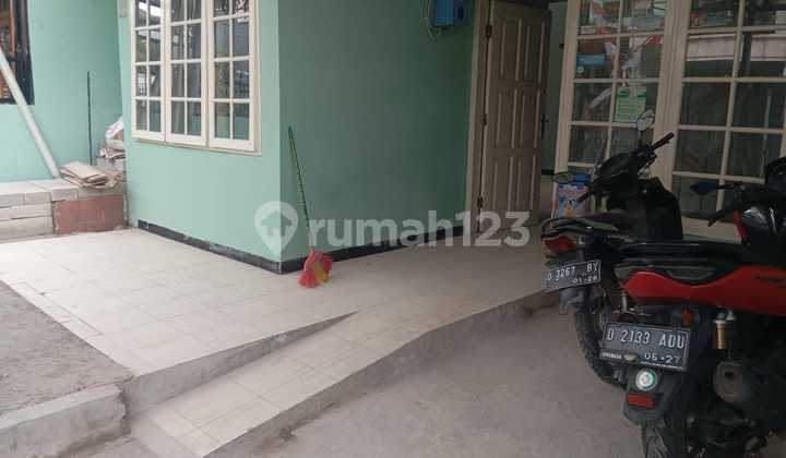 Disewakan Rumah 1 Lantai  Baru Renov Dalam Komplek Di Antapani