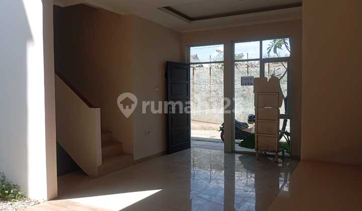 For Sale 2-Story Cluster House in the Center of Margahayu Raya Complex