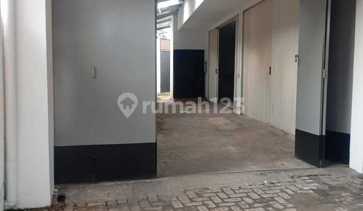 Disewakan Ruang Usaha Siap Pakai 5 Lantai Plus Lift Barang Di A.H.Nasution