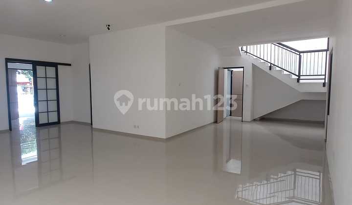 Disewakan Rumah 2 Lantai New Renov di Sayap Buah Batu Disewakan Rumah 2 Lantai New Renov di Sayap Buah Batu