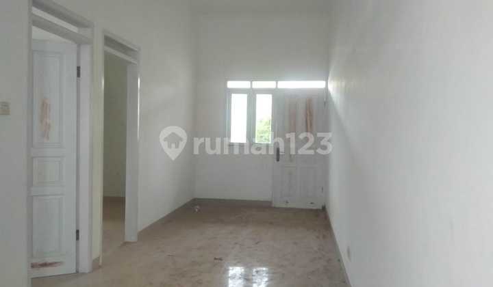 For Sale New Ready-to-Live House on Busy Street Cisaranten Arcamanik For Sale New Ready-to-Live House on Busy Street Cisaranten Arcamanik