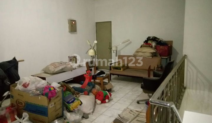 For Sale 3-Story Ready-to-Use Shop House on Moh Toha Street, Bandung 2