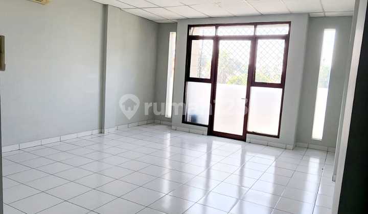 Ruko 3.5 Lantai Lokasi Strategis di Mekarwangi Bandung