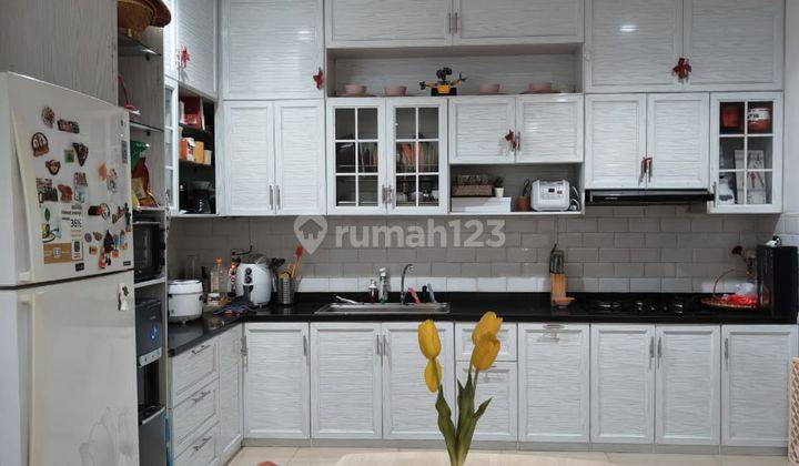 Rumah 2 Lantai Furnished SHM di De Latinos Bsd Tangerang. 1