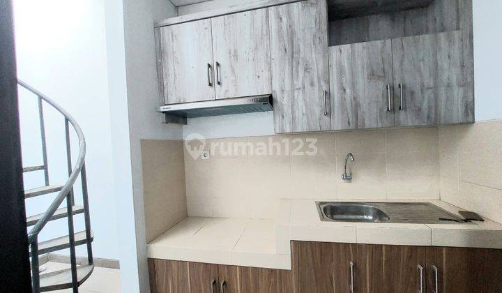 Rumah 2 Lantai Semi Furnished di Luxmore Greenwich Bsd, Tangerang 2