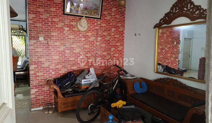ruang tamu dijual rumah jln utama boulevard