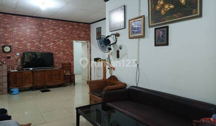 ruang keluarga dijual rumah jln utama boulevard