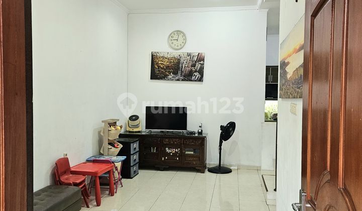 Affordable House in Kresek Raya Size 6x15 2 Floors West Jakarta