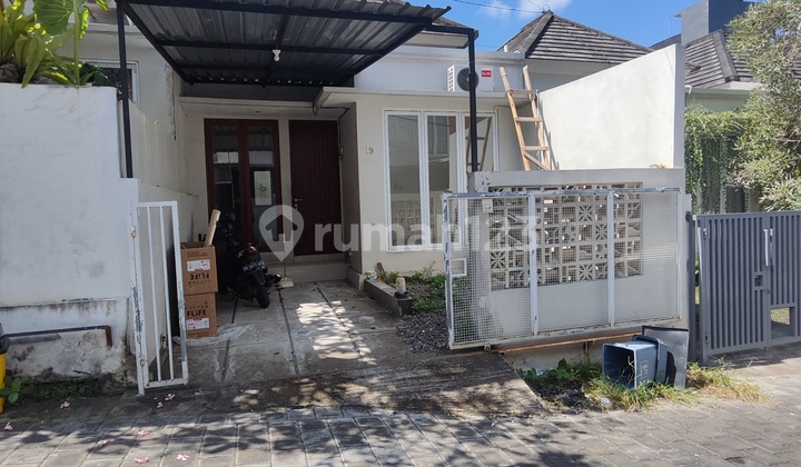 Minimalist House in a One-Gate System Complex in Munggu, 15 Minutes to Canggu
