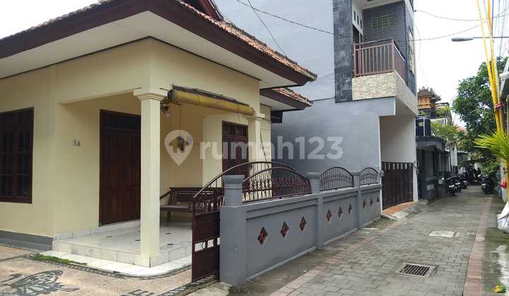 Rumah Lega Carport 2 Mobil di Gn Lebah Denpasar Barat Jarak Ideal ke Kuta Teuku Umar Kerobokan dan Jalan Imam Bonjol 1