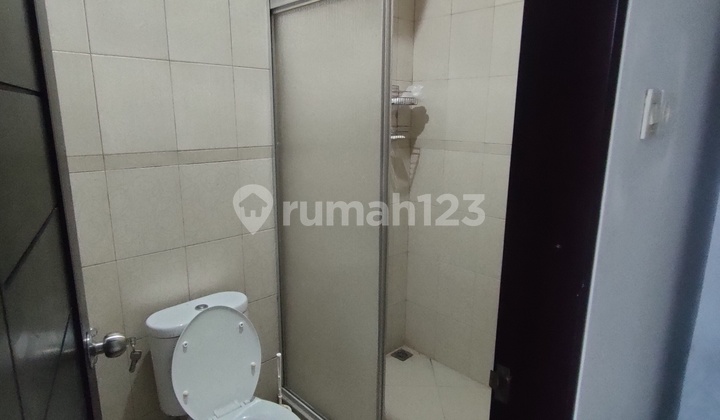 Rumah mewah dua lantai dengan pool one gate system super strategis dekat ke renon , sanur , teuku umar dan kemana-mana 4