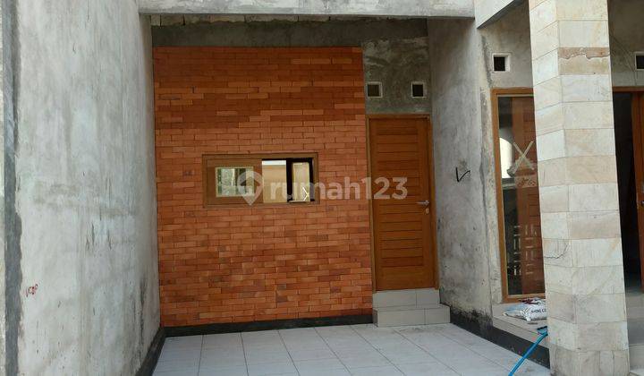 Rumah modern dua lantai ditengah antara teukur umar dan pedungan dengan akses mobil papasan