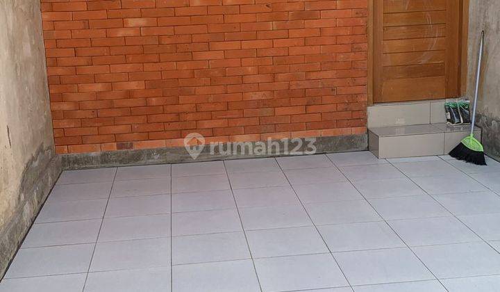 Rumah baru sangat strategis ditengah antara pedungan dan teuku umar dekat ke kerobokan , kuta ataupun pintu masuk tol 7