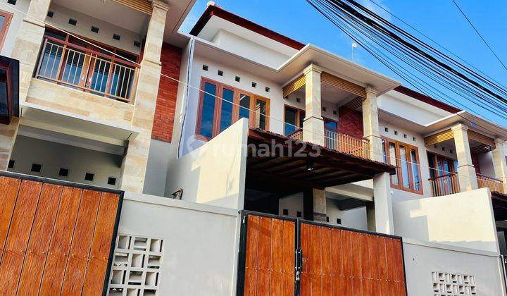 Gress' new semi villa house is super strategic in the middle between Teuku Umar and Pedungan 1