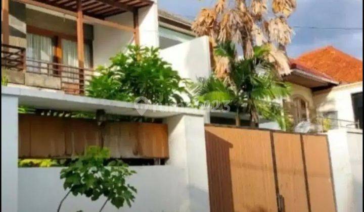 URGENT SALE!! rumah semi villa luas nyaman lega sangat dekat jalan raya puputan renon dengan akses mobil papasan buntu eksklusif 1