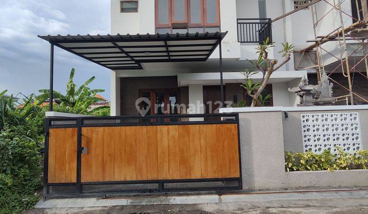 Modern minimalist house suitable for small families, strategic location in Ubung 1