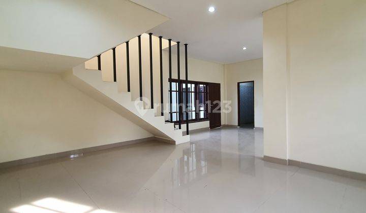 Luxurious house with super strategic hook position via Bebelas and/or Gatot Subroto I with very good building quality 2