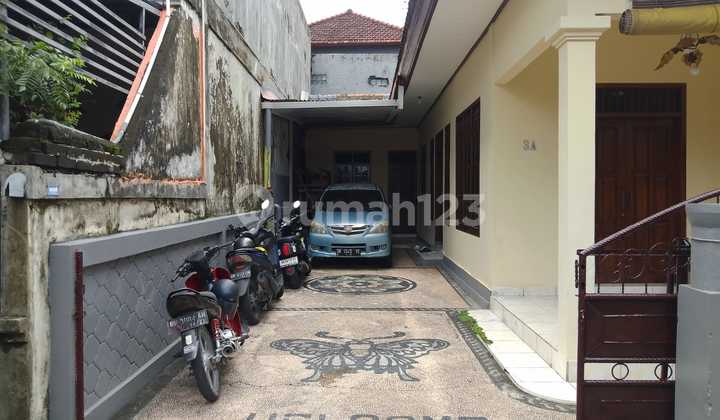 Rumah Lega Carport 2 Mobil di Gn Lebah Denpasar Barat Jarak Ideal ke Kuta Teuku Umar Kerobokan dan Jalan Imam Bonjol 2