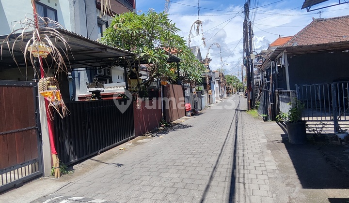 Two-Storey House with Spacious Car Access in Cekomaria, Renovated, Close to East Gatsu