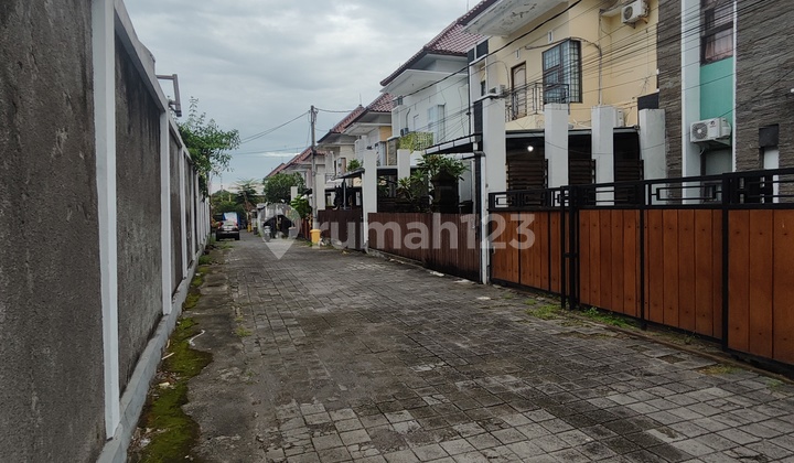 House with Wide Vehicle Access Passing One Gate Entry Once from Main Road Ideal Distance to Renon and Gatsu