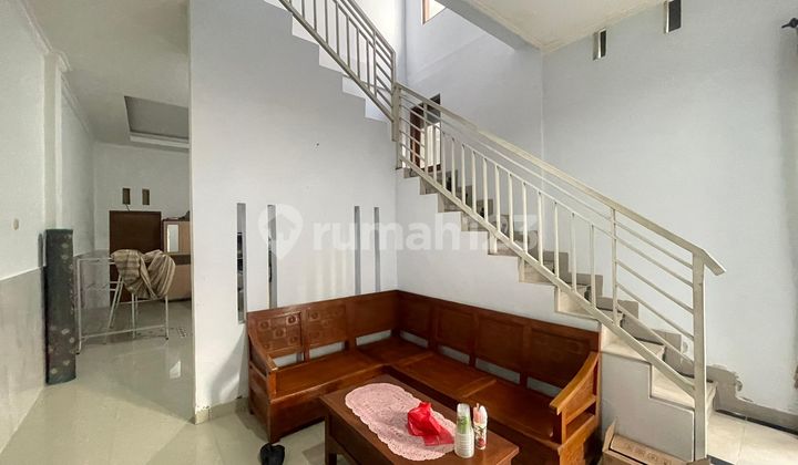 3-Story House with Wide Access in Penatih, East Denpasar, Still Close to Renon, Sanur, and the Center, as well as Living World Mall 3-Story House with Wide Access in Penatih, East Denpasar, Still Close to Renon, Sanur, and the Center, as well as Living World Mall