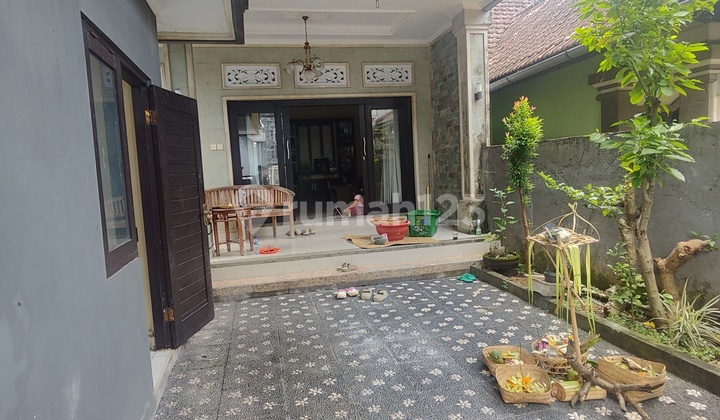 Rumah Lega Semi Furnish di Peguyangan Denpasar Utara Akses Mobil Masih Dekat ke Gatsu Tengah Rumah Lega Semi Furnish di Peguyangan Denpasar Utara Akses Mobil Masih Dekat ke Gatsu Tengah