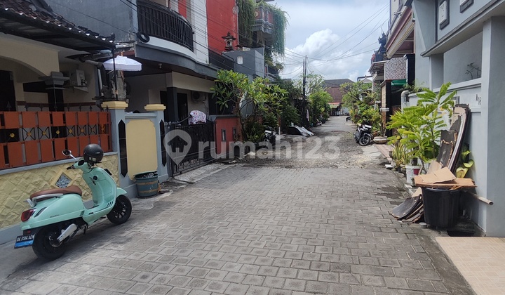 Furnished House with Car Access in Front, Passing Area in Dukuh Sari Sesetan, Ideal Distance to Sanur, Kuta, Seminyak, Sidakarya, and Sanglah Hospital 2