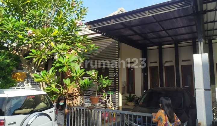 Minimalist House with One Gate System, Security Access, Passing Car Pavement in Kesiman, Ideal Distance to Sanur, Renon, and Central Denpasar.