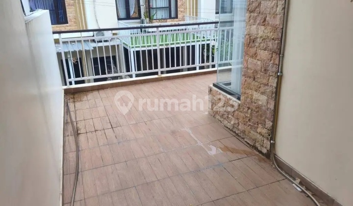 Two-Story House in a One-Gate System Complex Located in North Kebo Iwa, 15 Minutes to Kerobokan 2