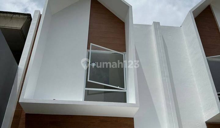 RUMAH CANTIK SOKA UNGU BLOK 85 MERUYA UTARA DM 2