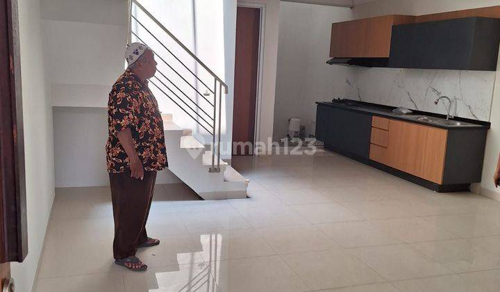 RUMAH CANTIK SUMUR BATU CEMPAKA PUTIH 1