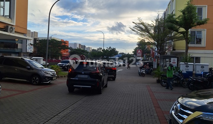 Pisa Grande Beautiful Shop House Tangerang Area Pisa Grande Beautiful Shop House Tangerang Area