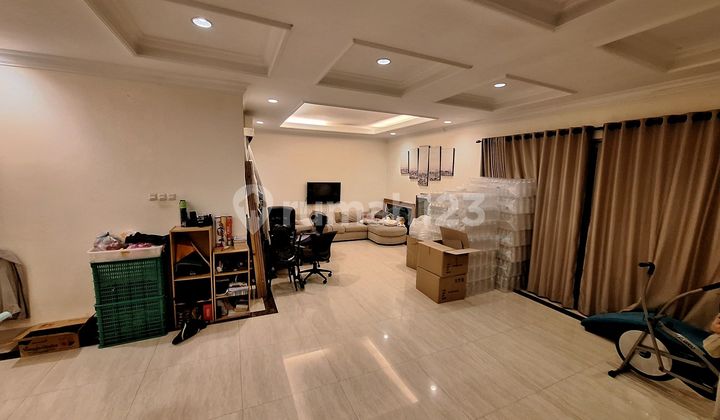 Rumah Mewah Green Garden Resident