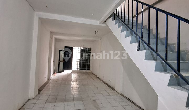 Ready-to-Use Shop House for Business on Jalan Tanjung Duren Raya 2