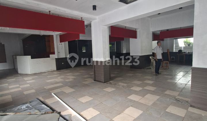 Ruang Usaha Sayap Riau Bandung Ex Cafe (Yang Sudah Berjalan Lebih Dari 10 Tahun)