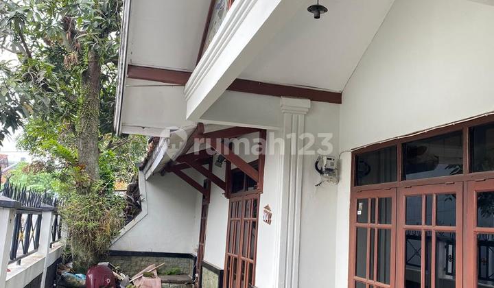 Rumah Terawat 2 Lantai di Saturnus Margahayu Raya