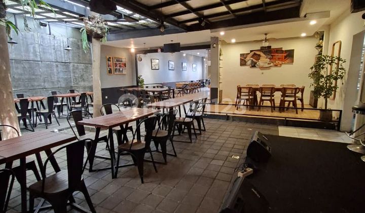 Ruang Usaha Strategis Area Cafe di Sayap Riau Bandung Ruang Usaha Strategis Area Cafe di Sayap Riau Bandung