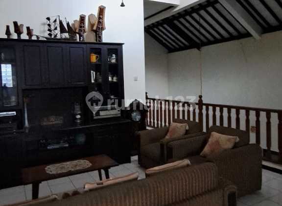 Rumah Besar Mewah Terawat di Turangga Sayap Buah Batu 2