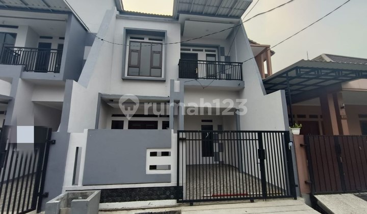 New Fully Renovated House in Bekasi Jaya Complex Near Summarecon Bekasi