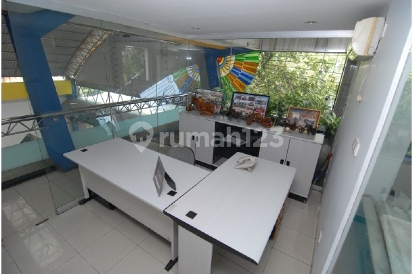 Gedung Showroom Mewah 3 Lantai, Mainroad dan Full Furnished, Cocok untuk Showroom/Kantor/Bank Bandung