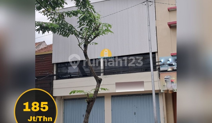 Ruko Siap Tiga Lantai Pakai Pinggir Jalan Raya Tengah Kota