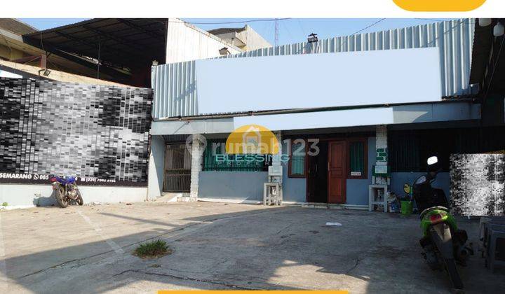 Ruang usaha pinggir jalan raya ramai  1