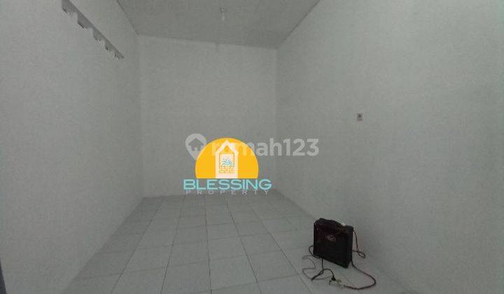 Gudang tengah kota bangunan baru akses kontainer  3