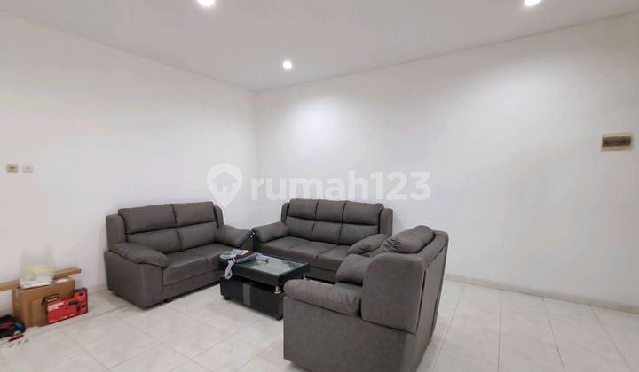 Ready-to-Use One-Story Semi-Furnished House in West Semarang 2