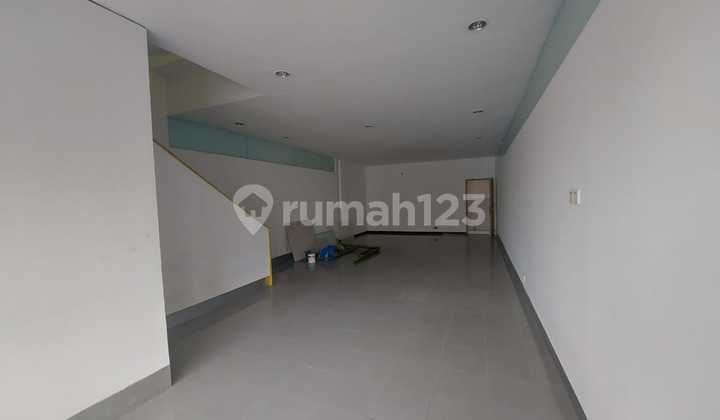 Two-Storey Shop House Ready for Use in Candi Industrial Area 2