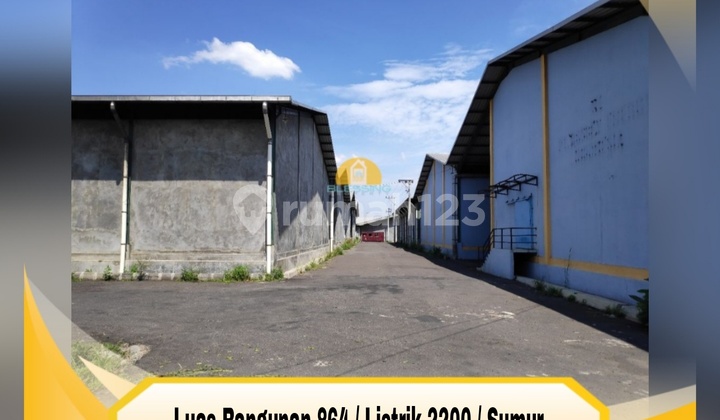 Container Access Warehouse on the West Semarang Main Roadside 2