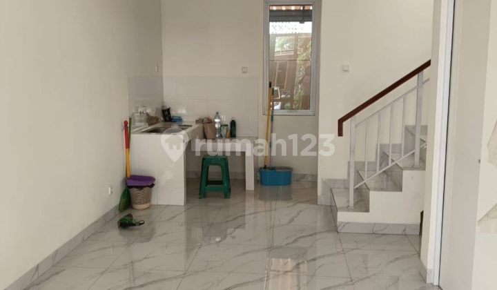 Rumah Premium Cluster One Gate Paramount Village 2