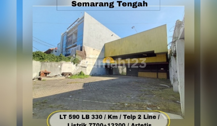 Strategic Business Space on the Side of Central Semarang Main Road