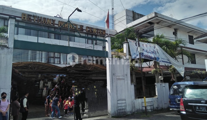 Bangunan eks hotel di pusat kota Salatiga - Jateng 1